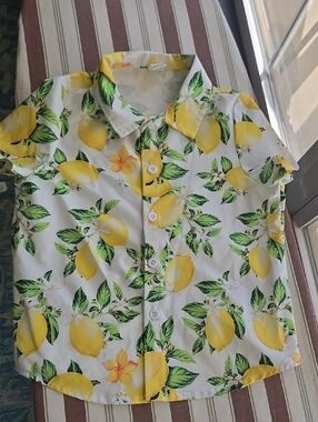 SHEIN White Short Sleeve Button-Down Shirt with Yellow Lemon Print - 5yr Boys